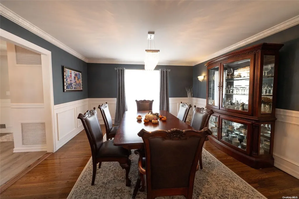 32 High Gate Drive Smithtown NY 11787