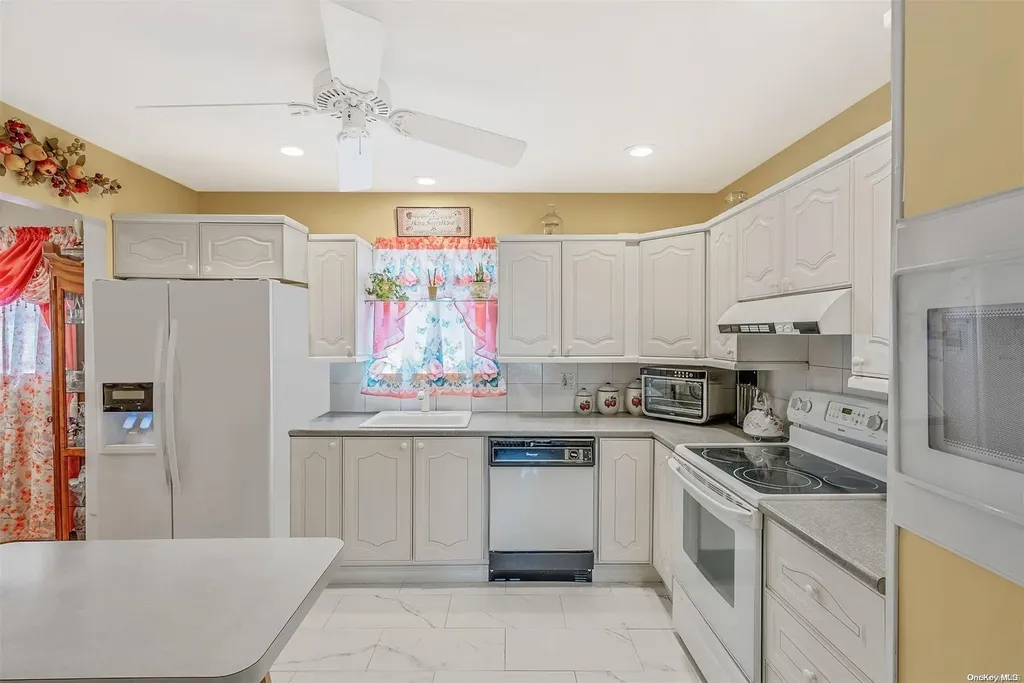 35 Florence Avenue Freeport NY 11520
