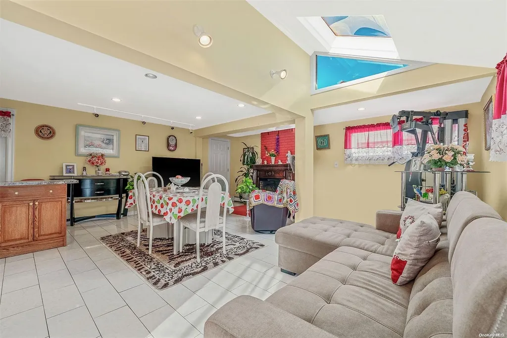 35 Florence Avenue Freeport NY 11520