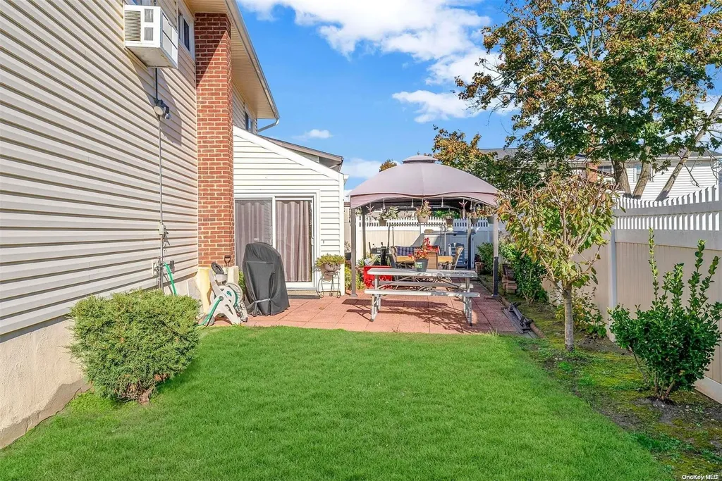 35 Florence Avenue Freeport NY 11520