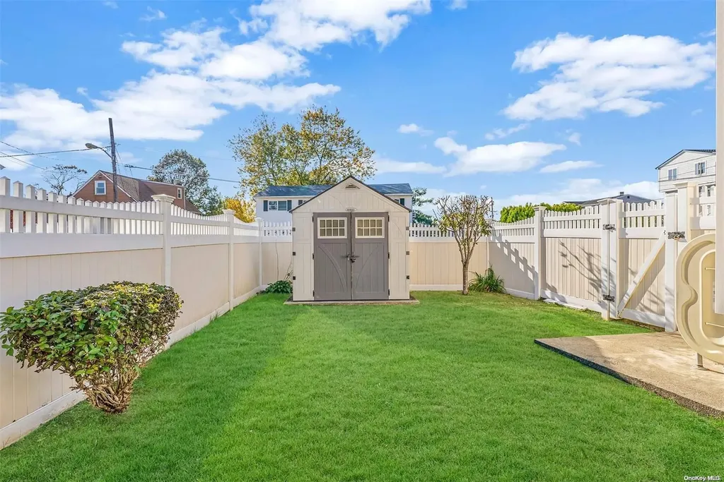 35 Florence Avenue Freeport NY 11520