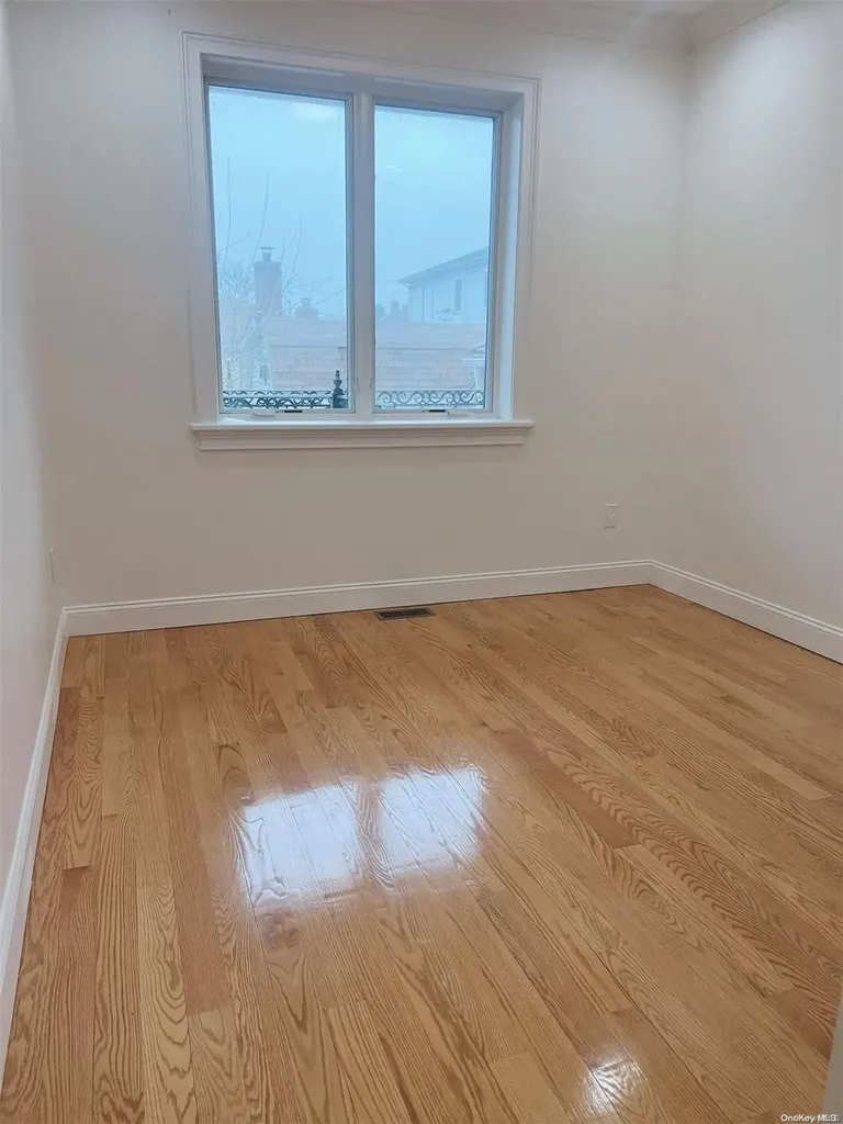 151-11 18th Avenue Whitestone NY 11357