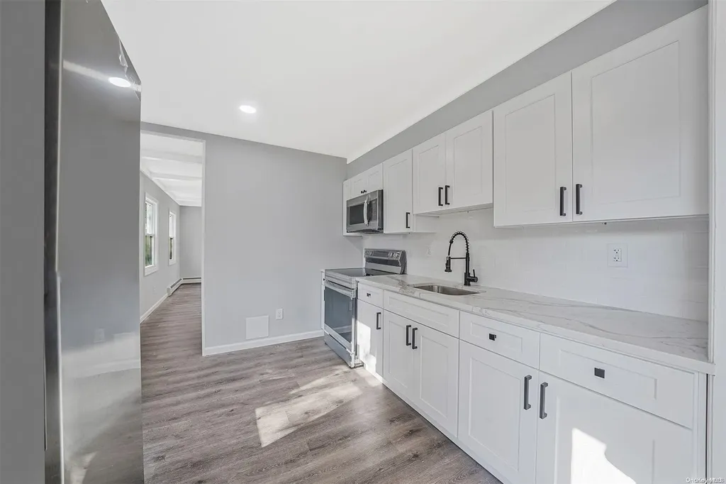 647 Lowell Street Westbury NY 11590