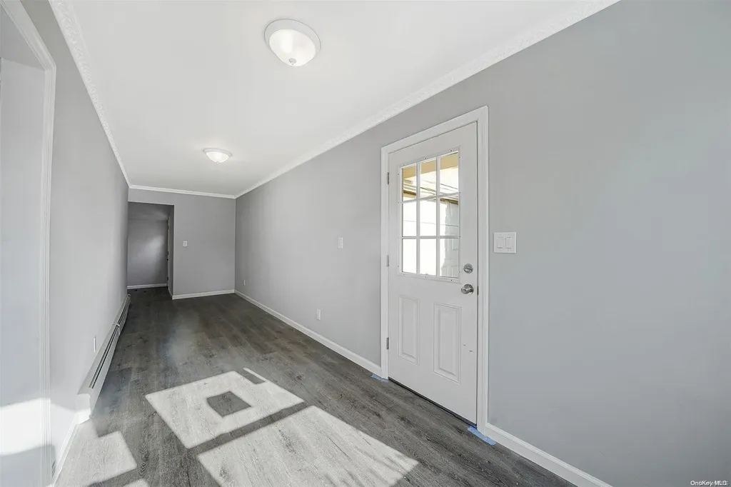 647 Lowell Street Westbury NY 11590