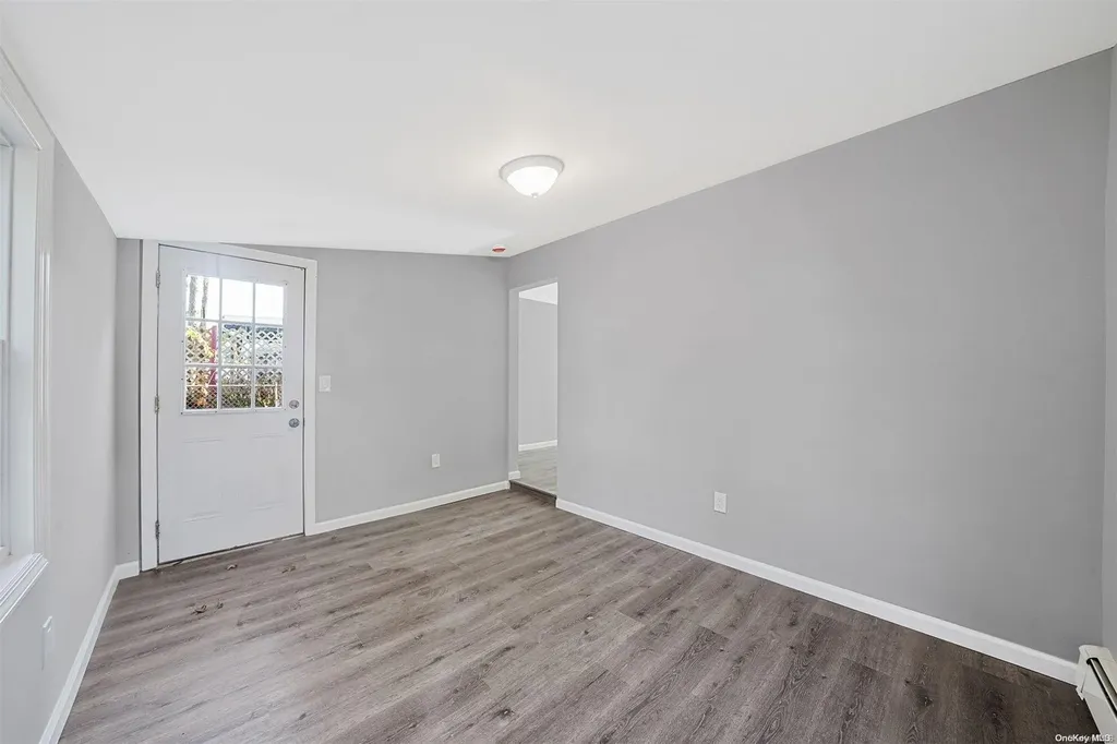 647 Lowell Street Westbury NY 11590
