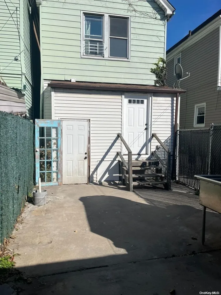 103-28 125th Richmond Hill S. NY 11419