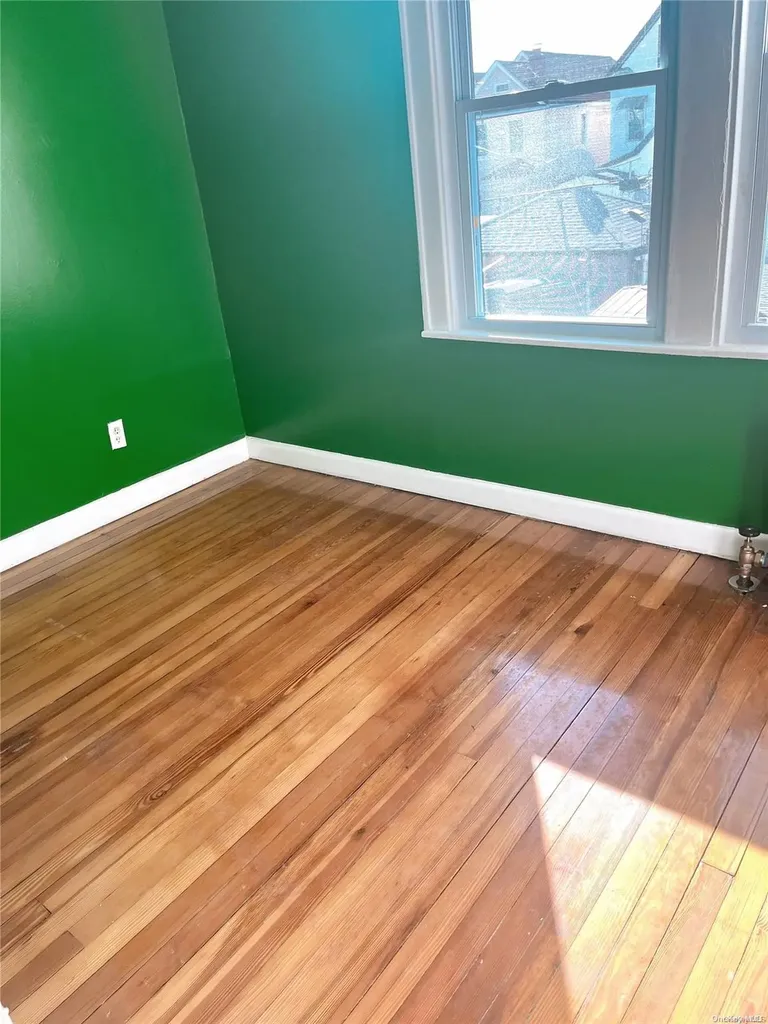 103-28 125th Richmond Hill S. NY 11419