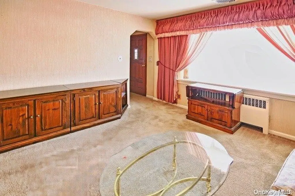 9 Surrey Lane Bellmore NY 11710