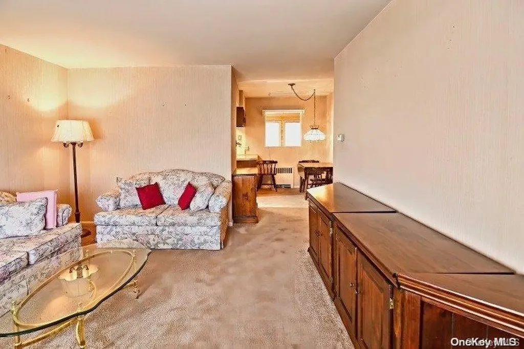 9 Surrey Lane Bellmore NY 11710