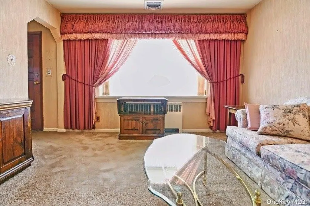 9 Surrey Lane Bellmore NY 11710