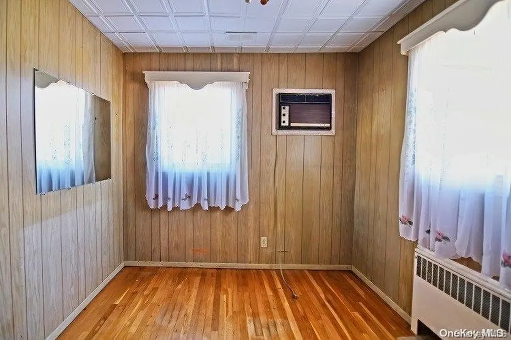 9 Surrey Lane Bellmore NY 11710