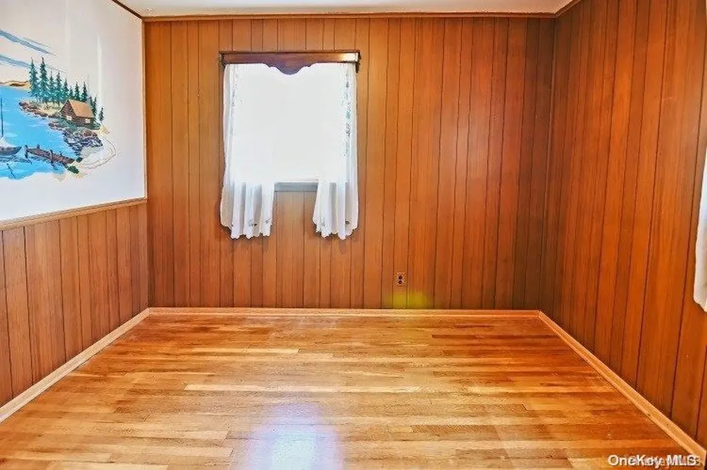 9 Surrey Lane Bellmore NY 11710