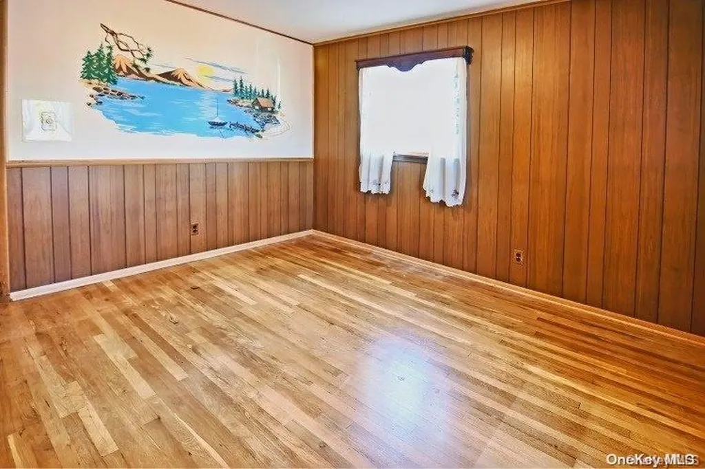 9 Surrey Lane Bellmore NY 11710