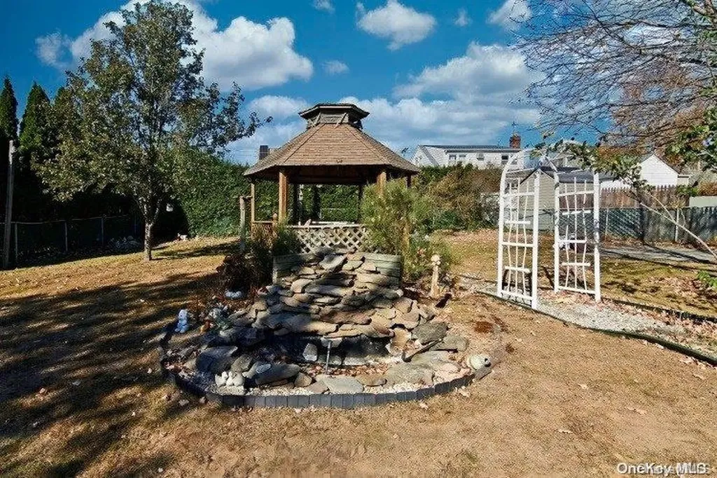 9 Surrey Lane Bellmore NY 11710