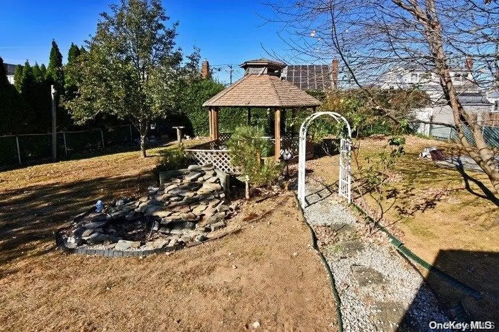 9 Surrey Lane Bellmore NY 11710