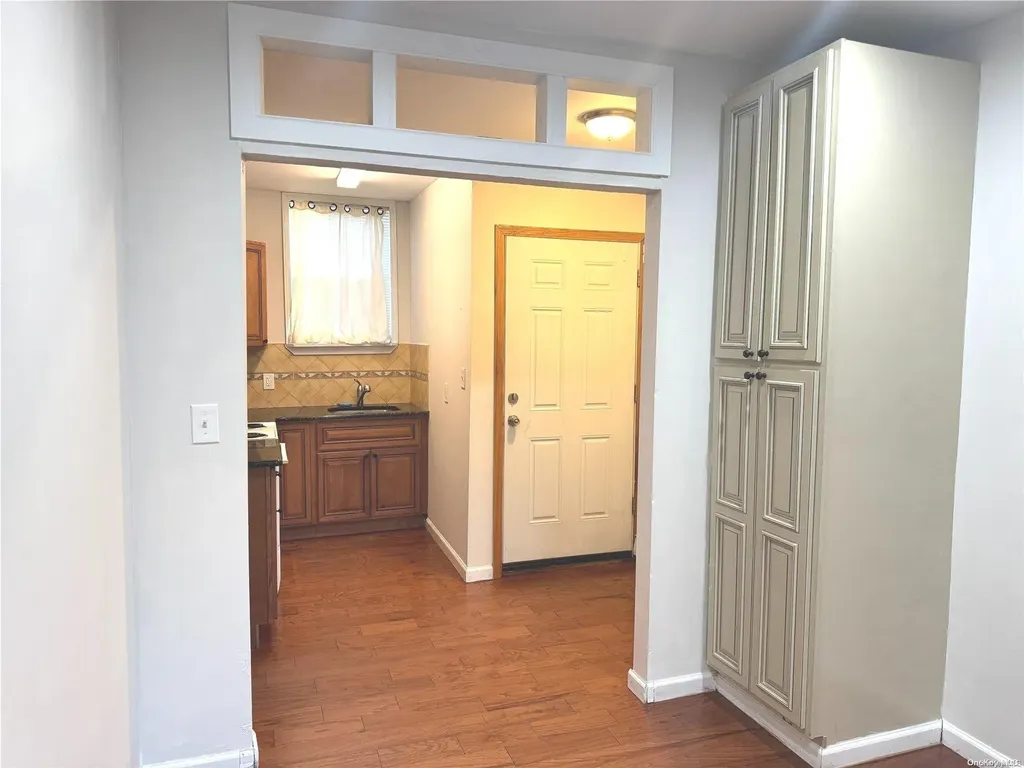 8 E John Street Lindenhurst NY 11757