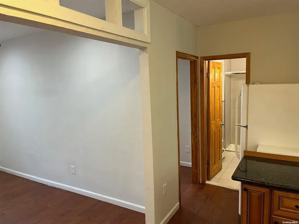 8 E John Street Lindenhurst NY 11757