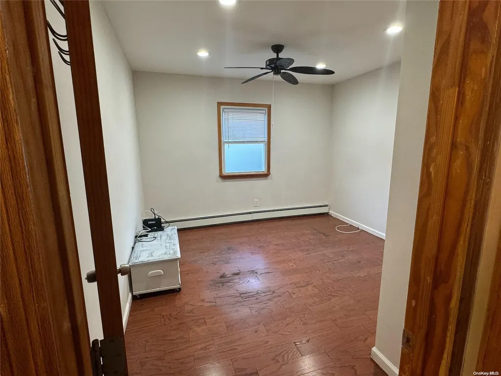 8 E John Street Lindenhurst NY 11757