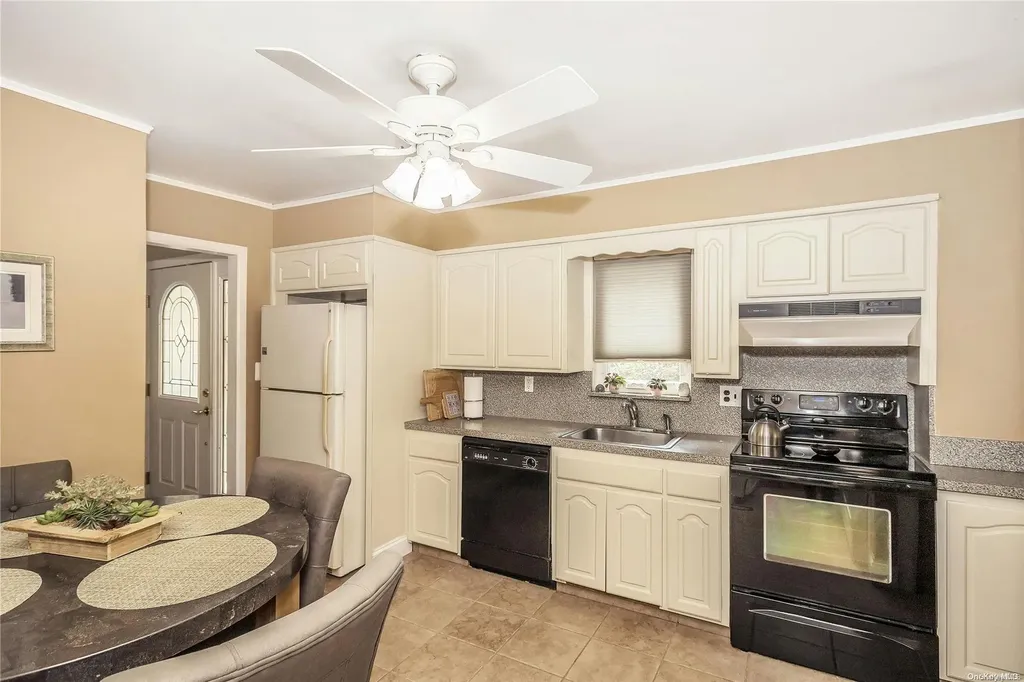 105 Ira Road Syosset NY 11791