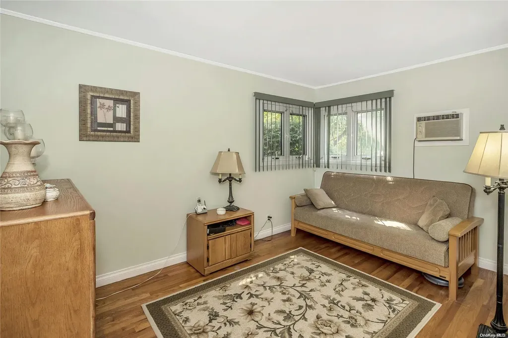 105 Ira Road Syosset NY 11791