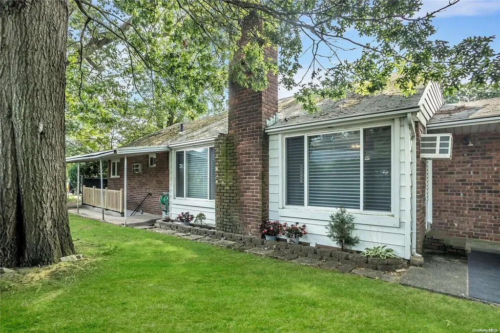 105 Ira Road Syosset NY 11791
