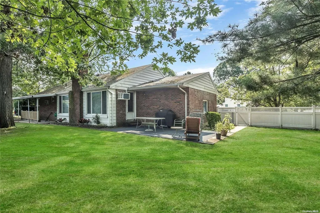 105 Ira Road Syosset NY 11791