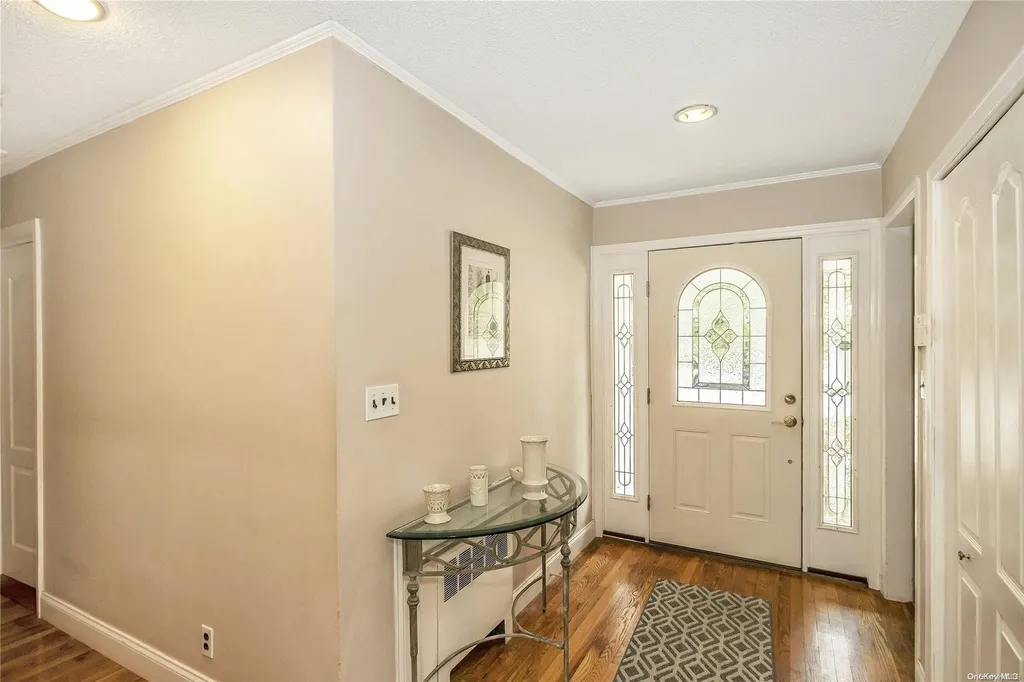105 Ira Road Syosset NY 11791