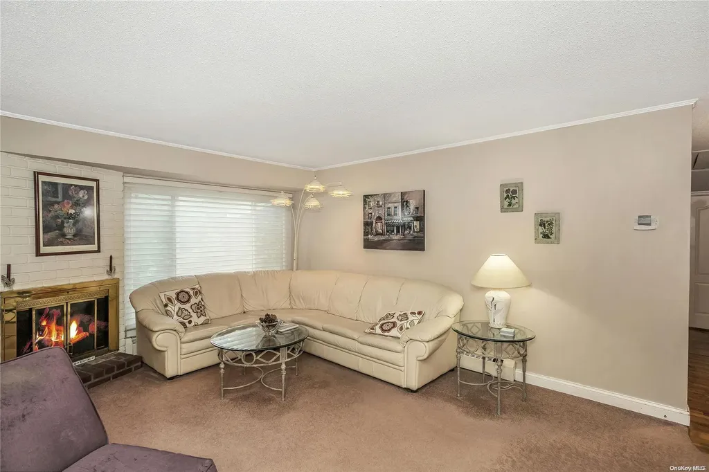 105 Ira Road Syosset NY 11791
