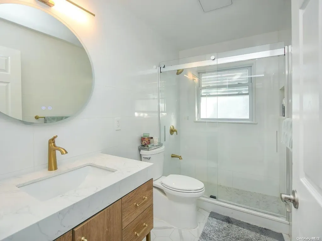 20 Darby Place Glen Head NY 11545