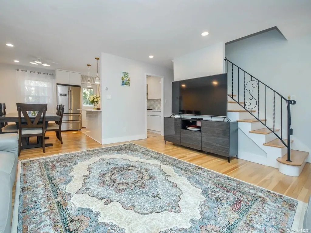 20 Darby Place Glen Head NY 11545