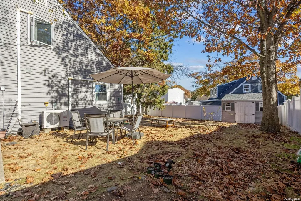 9 Primrose Lane Levittown NY 11756