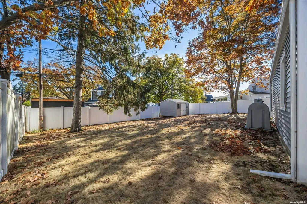 9 Primrose Lane Levittown NY 11756