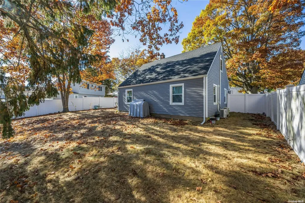 9 Primrose Lane Levittown NY 11756