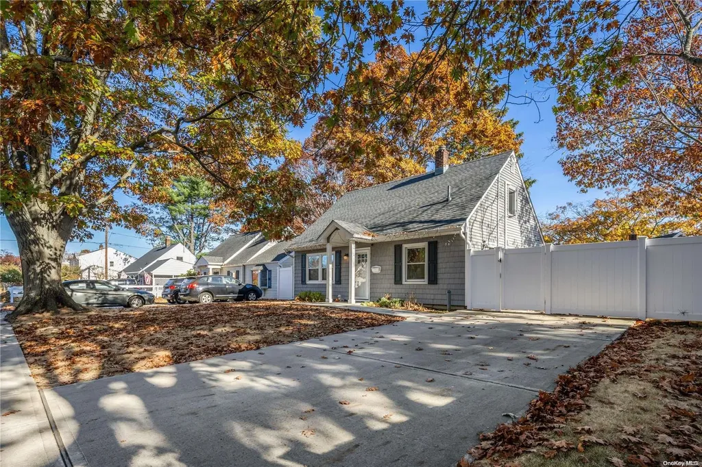 9 Primrose Lane Levittown NY 11756
