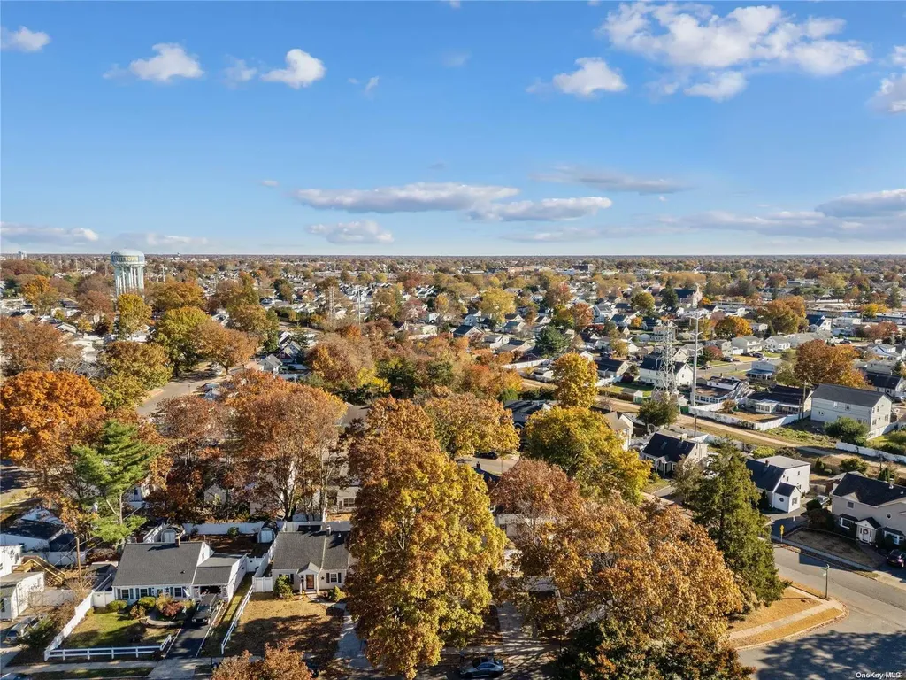 9 Primrose Lane Levittown NY 11756