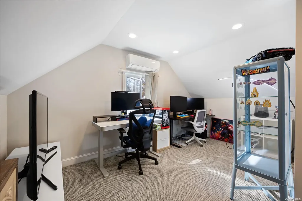 9 Primrose Lane Levittown NY 11756