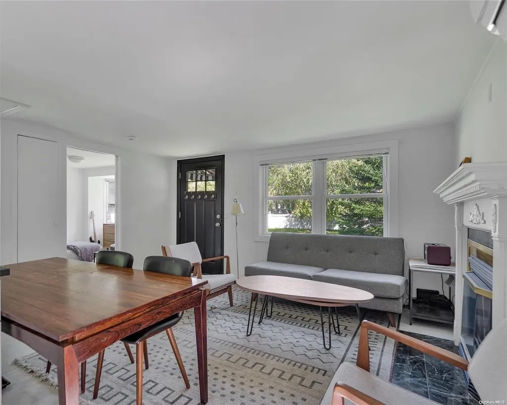 23 Rose Avenue Southampton NY 11968