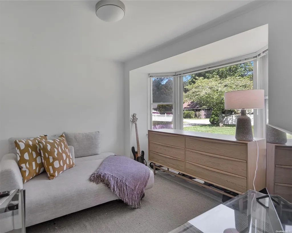 23 Rose Avenue Southampton NY 11968