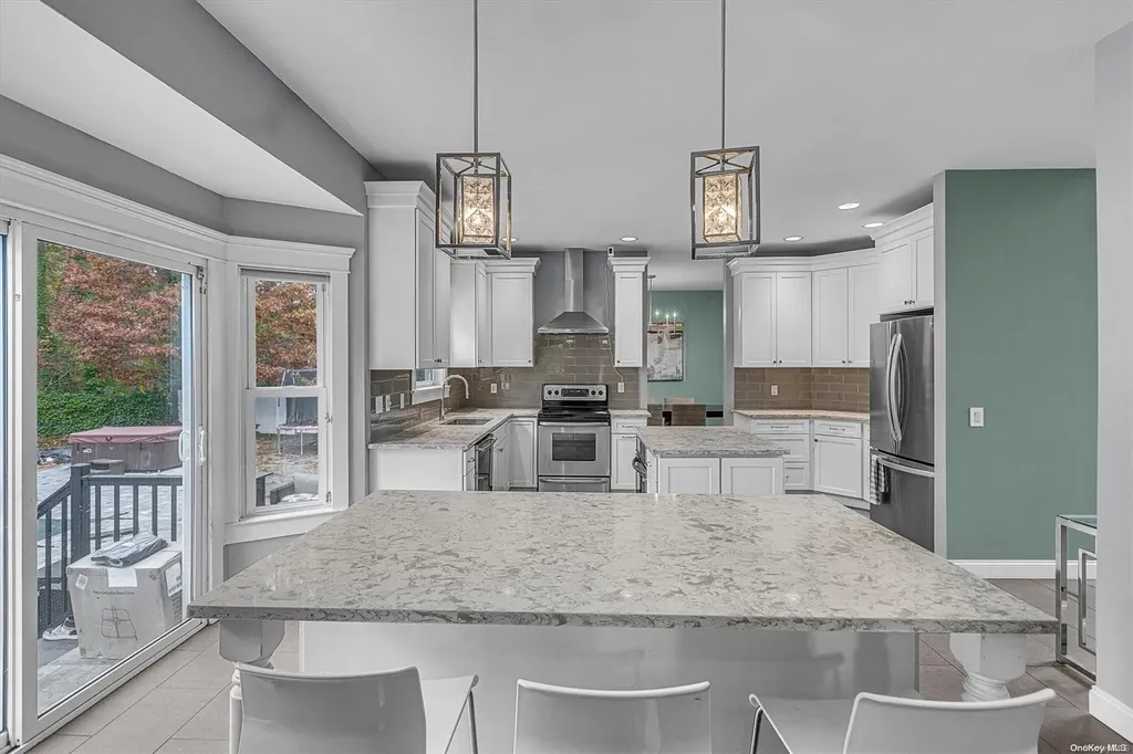 11 Debron Court Centereach NY 11720