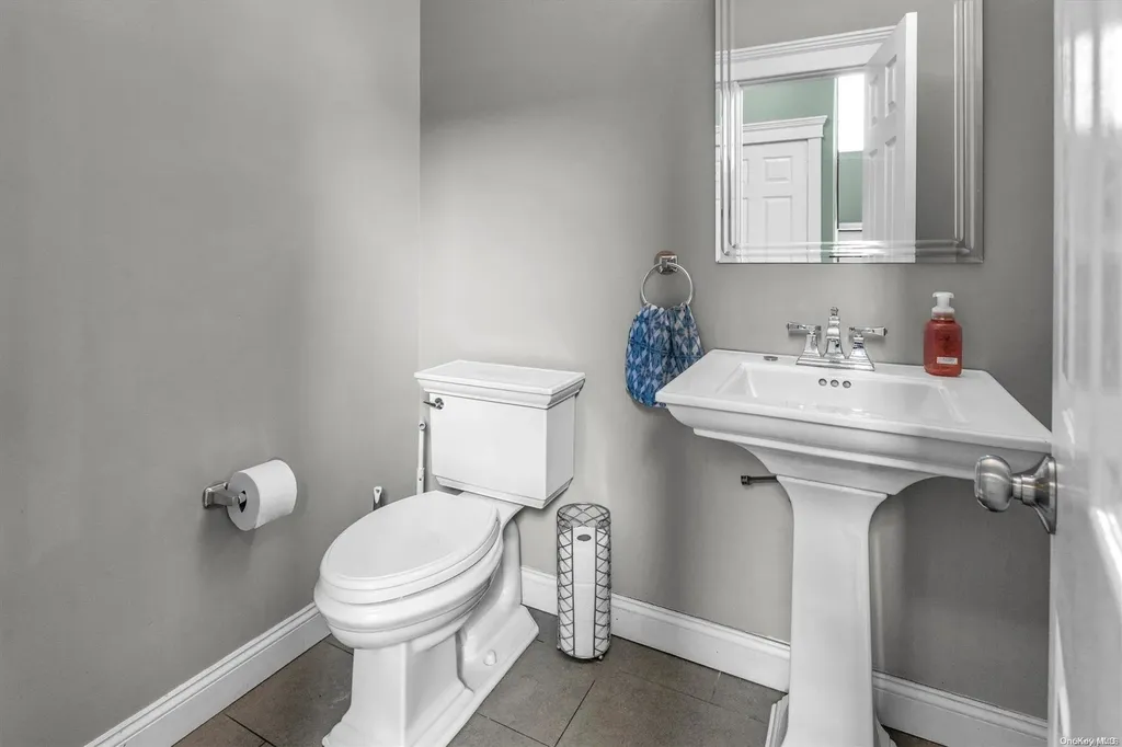 11 Debron Court Centereach NY 11720