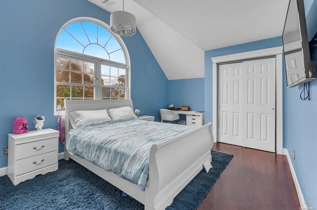 11 Debron Court Centereach NY 11720