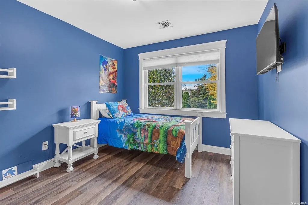 11 Debron Court Centereach NY 11720