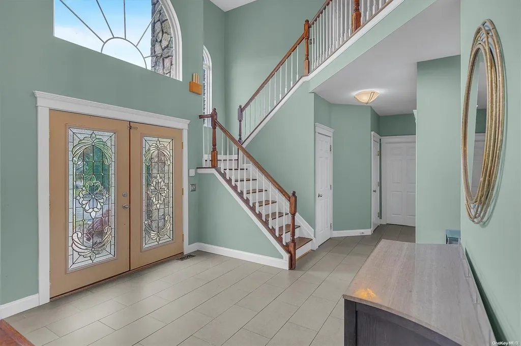 11 Debron Court Centereach NY 11720