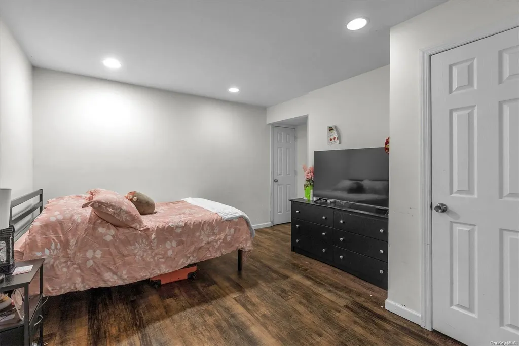 11 Debron Court Centereach NY 11720
