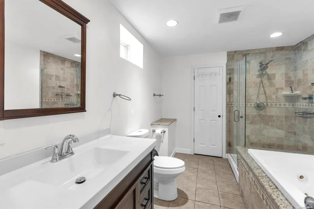 11 Debron Court Centereach NY 11720