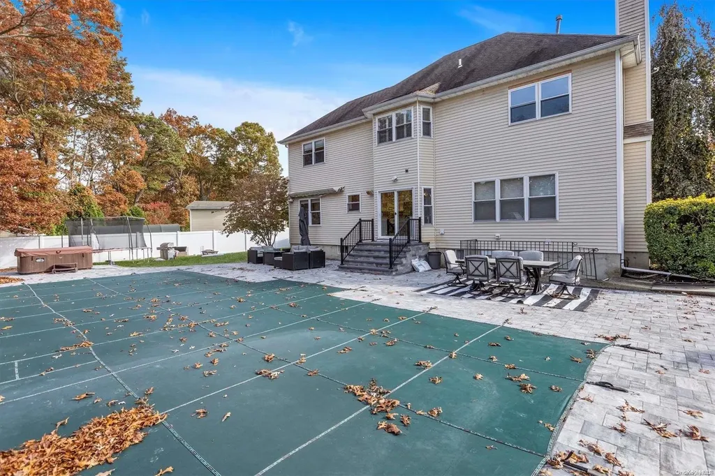 11 Debron Court Centereach NY 11720