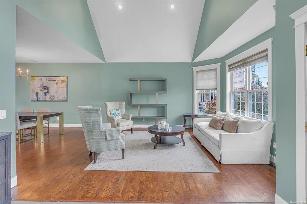 11 Debron Court Centereach NY 11720