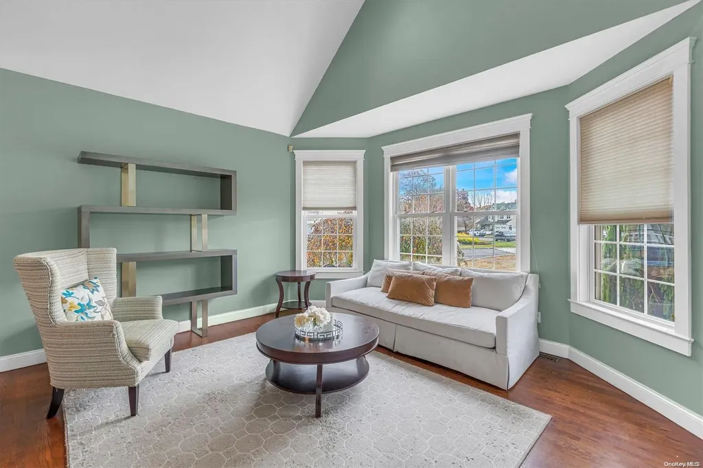 11 Debron Court Centereach NY 11720
