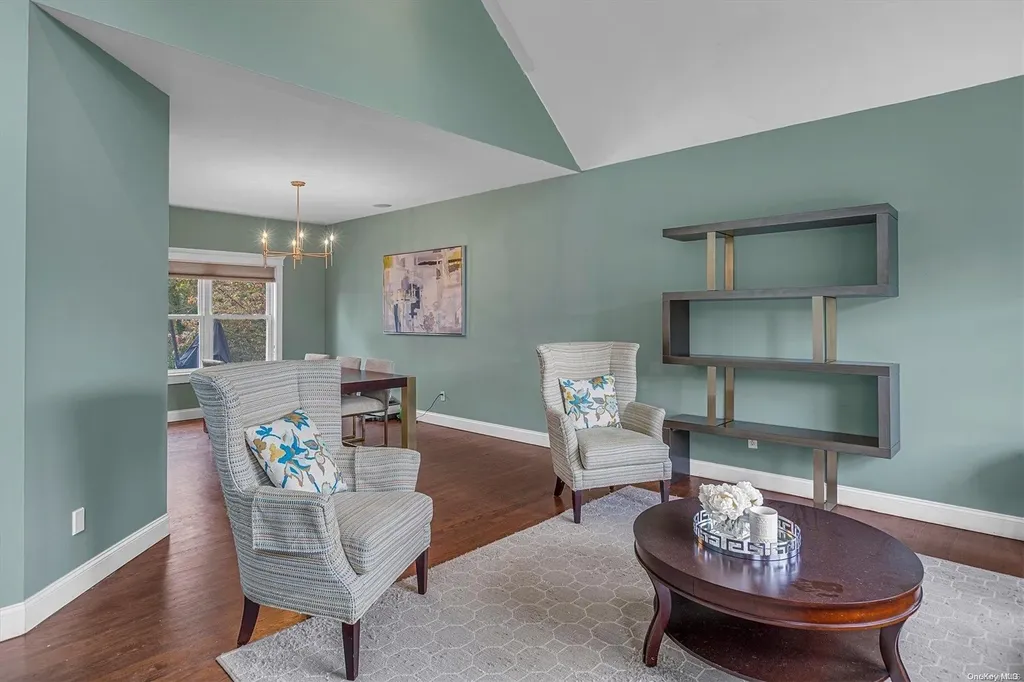 11 Debron Court Centereach NY 11720