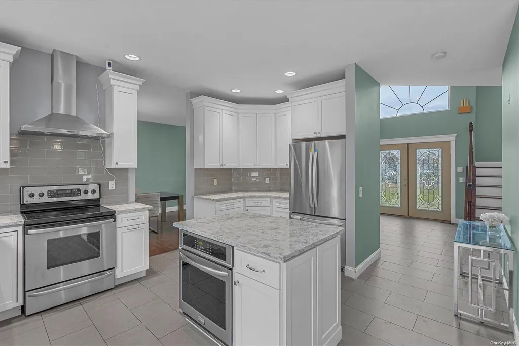 11 Debron Court Centereach NY 11720